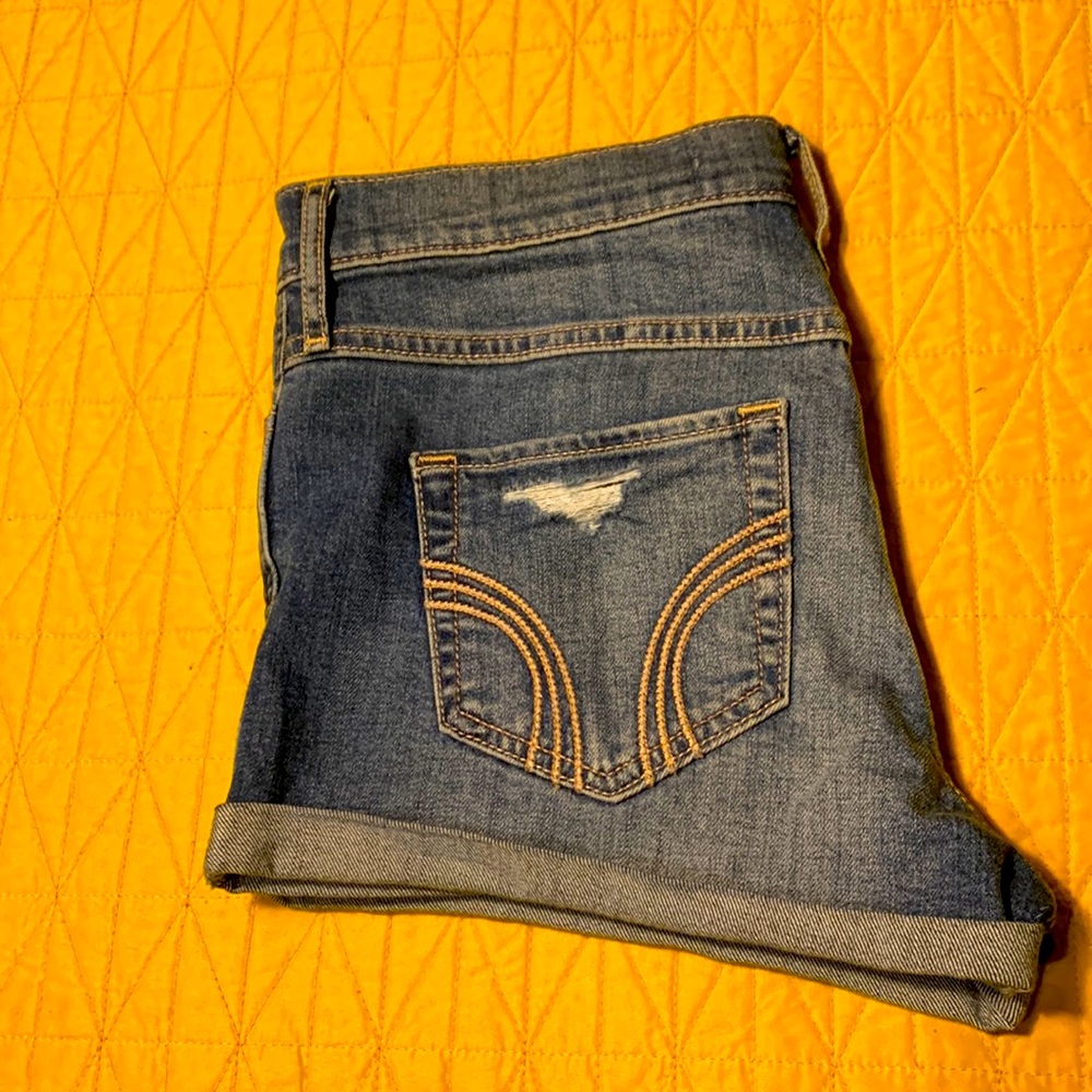 HOLLISTER high rise short short SIZE 5 W27